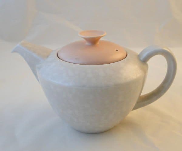 Poole Pottery Twintone Peach Bloom and Seagull Streamline Small Tea Pot