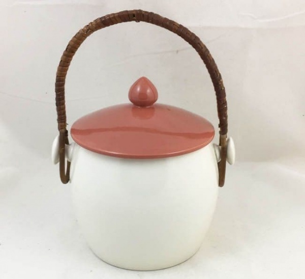 Poole Pottery, Twintone, Red Indian and Magnolia (C95) Biscuit Barrel