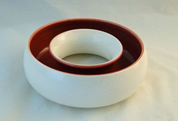 Poole Pottery, Twintone, Red Indian and Magnolia (C95) Circular Posy Trough