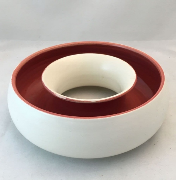 Poole Pottery, Twintone, Red Indian and Magnolia (C95) Circular Posy Trough, Manufacturing Flaws
