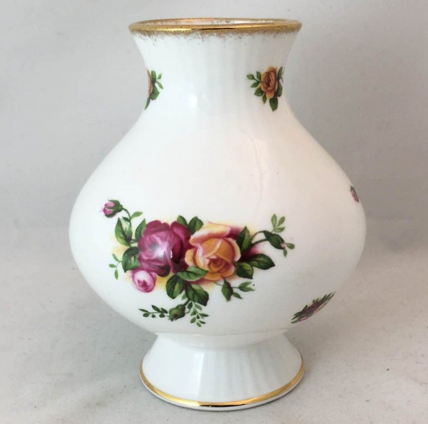 Royal Albert Old Country Roses Bulbous Vases - 4.5'' Tall.