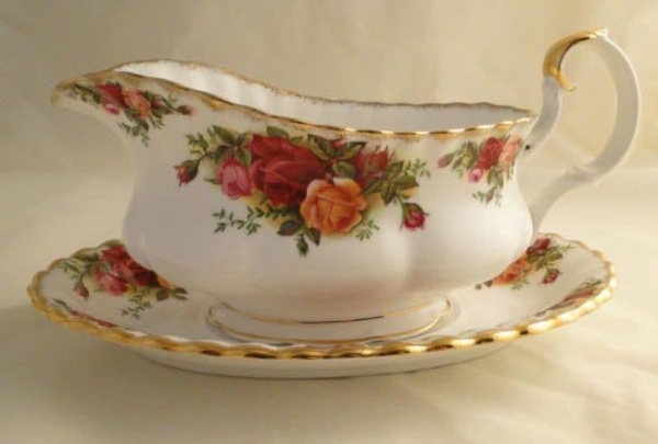 Royal Albert Old Country Roses, Gravy Boats and Stands