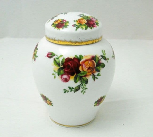 Royal Albert Old Country Roses Small Lidded Ginger Jars