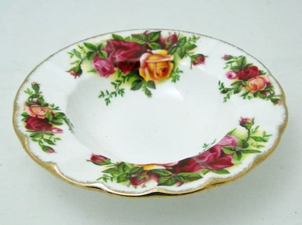 Royal Albert Old Country Roses, Small  Rimmed Circular Dishes, Second Quality