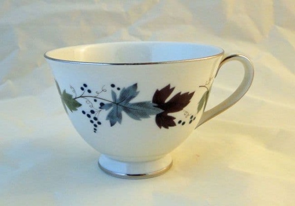 Royal Doulton Burgundy (TC 1001) Wide Style Cups
