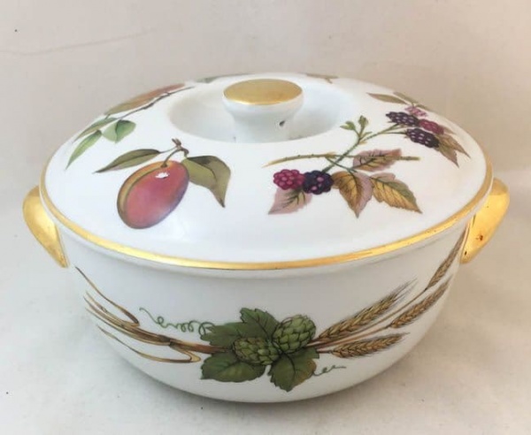 Royal Worcester Evesham (Gold) Mid Sized Lidded Serving Dish (Second Quality)