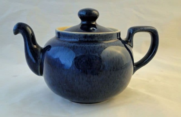 Dby Pottery Cottage Blue Tea Pots (Three Quarter Pint)