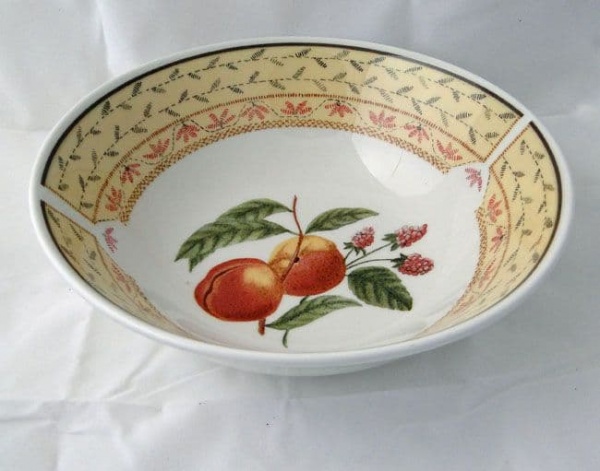 Johnson Brothers (Bros) Fruit Sampler Open Circular Servng Bowls