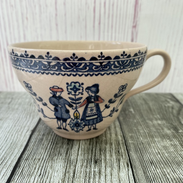 Johnson Brothers (Bros) Hearts & Flowers Breakfast Cup