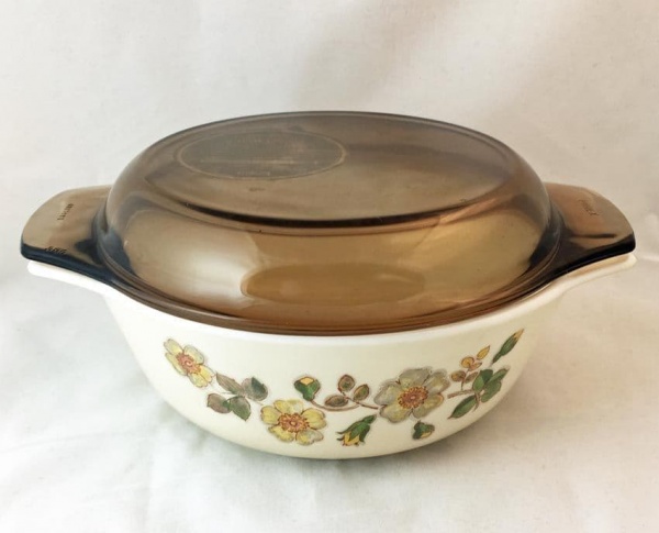 Marks and Spencer Autumn Leaves Pyrex Medium Casserole Dishes