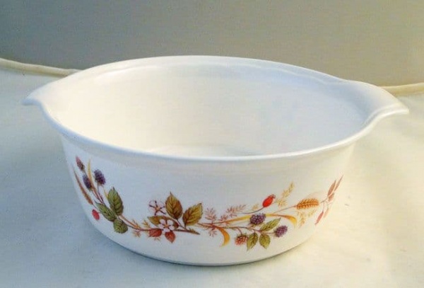 Marks and Spencer Harvest Melamine Mixing Bowl with Pouring Lip