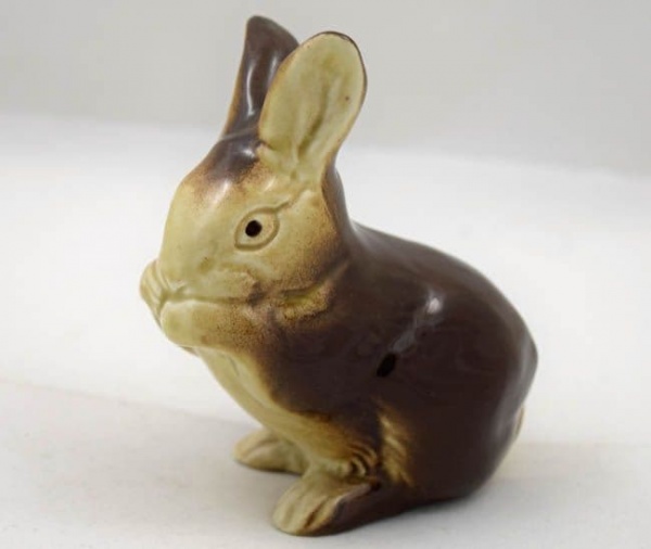 Poole Pottery Airbrushed Rabbit Washing