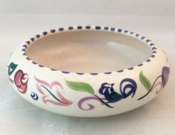 Poole Pottery Hand Painted Traditional Small Bowl in the LE Pattern