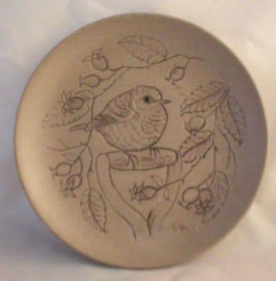 Poole Pottery Stoneware Plate, Robin on Garden Fork Handle