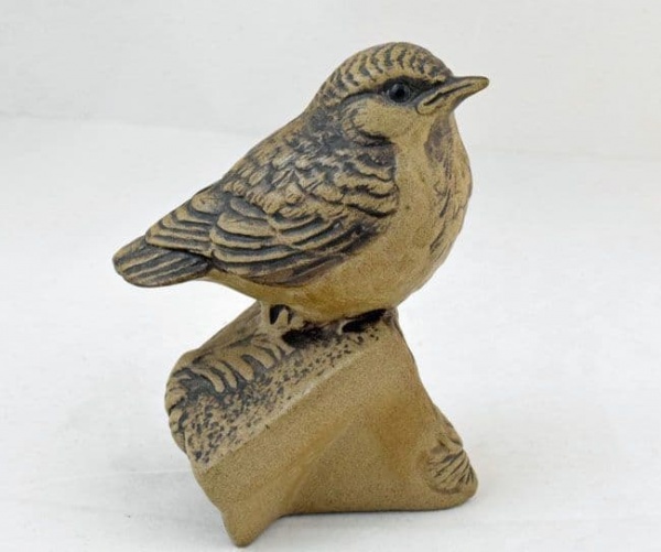 Poole Pottery Stoneware, Robin Chick on a Brick