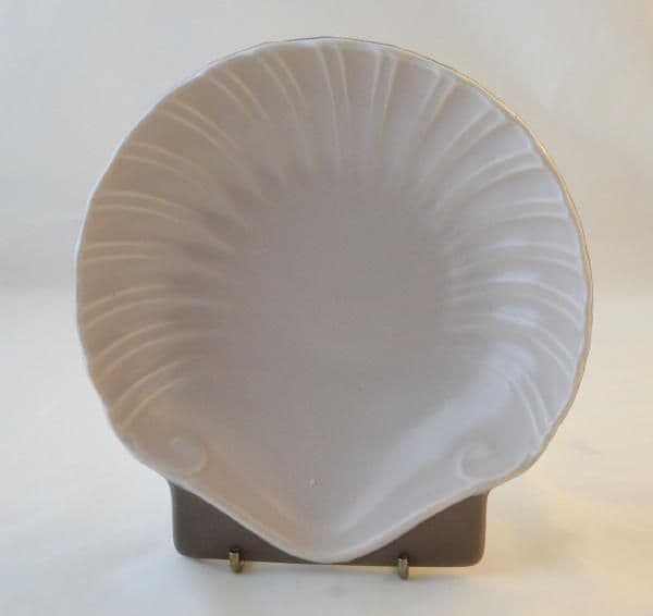 Poole Pottery Twintone (C54) Mushroom and Sepia Decorative Shell