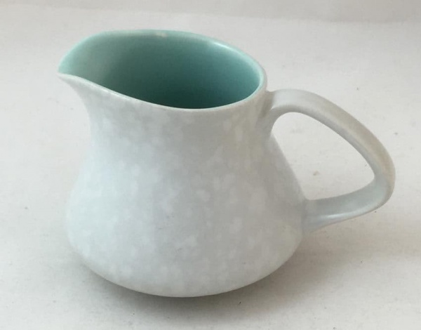 Poole Pottery Twintone Ice Green and Seagull Contour Cream Jugs