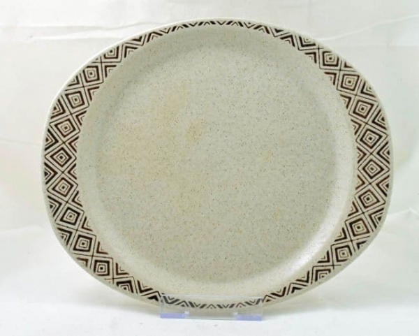Purbeck Pottery Brown Diamond Oval Dinner Plates