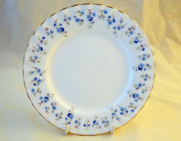 Royal  Albert Memory Lane Tea Plates