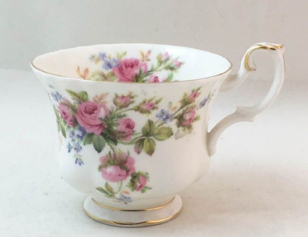 Royal Albert Moss Rose Tea Cups (Second Quality)