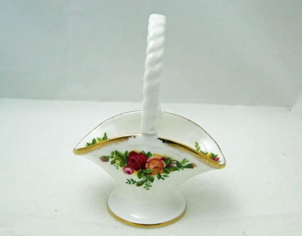 Royal Albert Old Country Roses Basket Ornaments. Taller Style. (Second Quality)