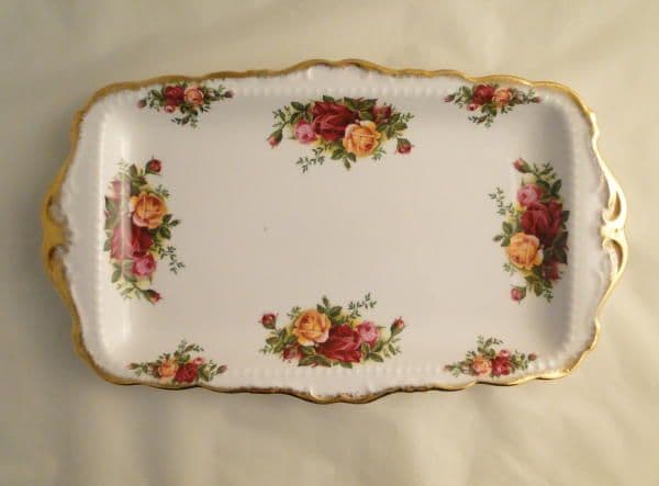 Royal Albert Old Country Roses, Sandwich Plates
