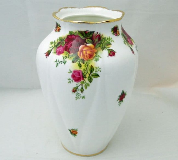 Royal Albert Old Country Roses Vases - 7.25 Inches Tall. Second Quality