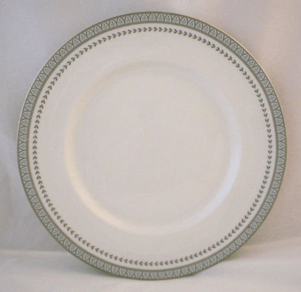 Royal Doulton Berkshire 10.75'' Dinner Plate, Some Cutlery Marking