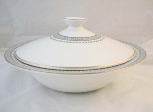 Royal Doulton Berkshire (TC1021) Lidded Vegetable Serving Dish