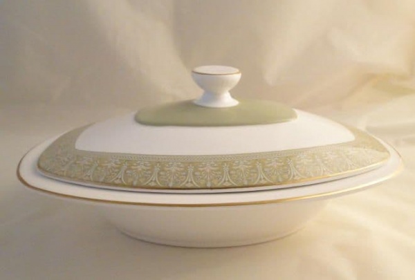 Royal Doulton Sonnet Covered Serving Dish