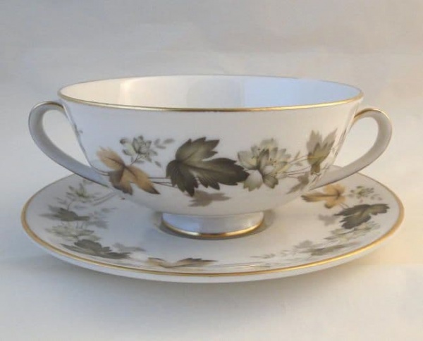 Royal Doulton (TC1019) Larchmont Soup Cups with Stands