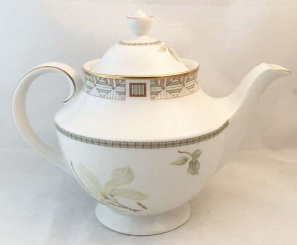 Royal Doulton White Nile (TC1122) Teapot