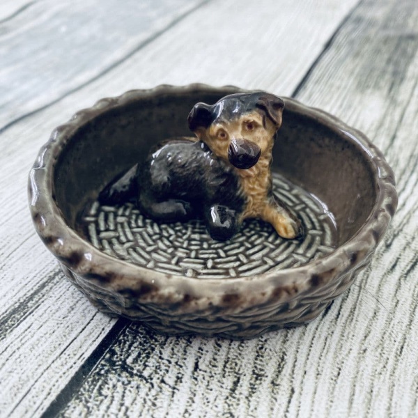 Wade Whimsies - Alsatian Puppy Lying in Basket
