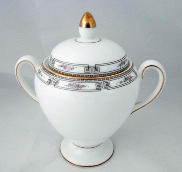 Wedgwood Colchester LIdded Sugar Bowls