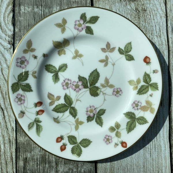 Wedgwood Wild Strawberry Dinner Plate