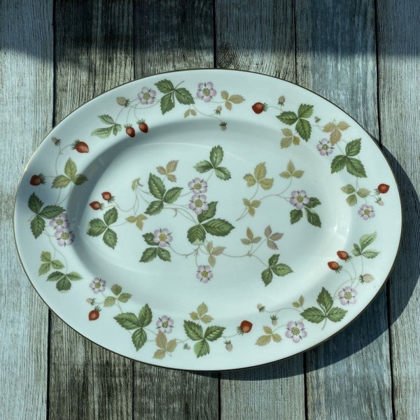 Wedgwood Wild Strawberry Oval Serving Platter
